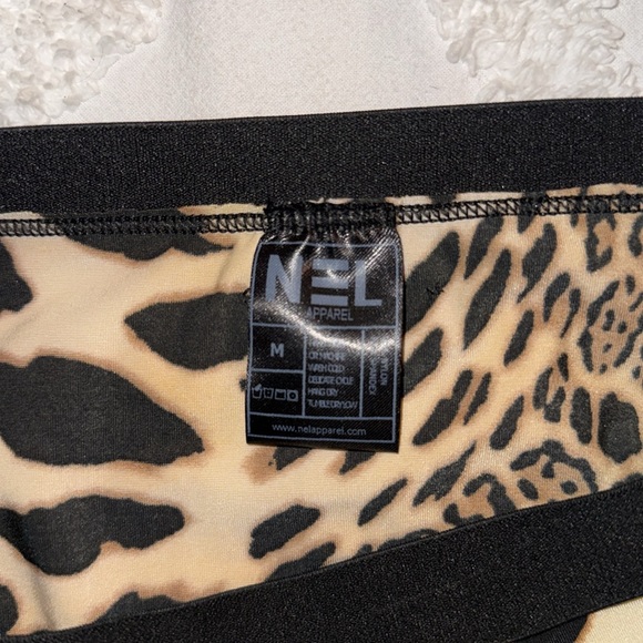 No apparel men’s animal print cheetah leopard asymmetrical buckle speedo - Picture 8 of 10